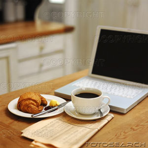 Frokost med laptop.jpg
